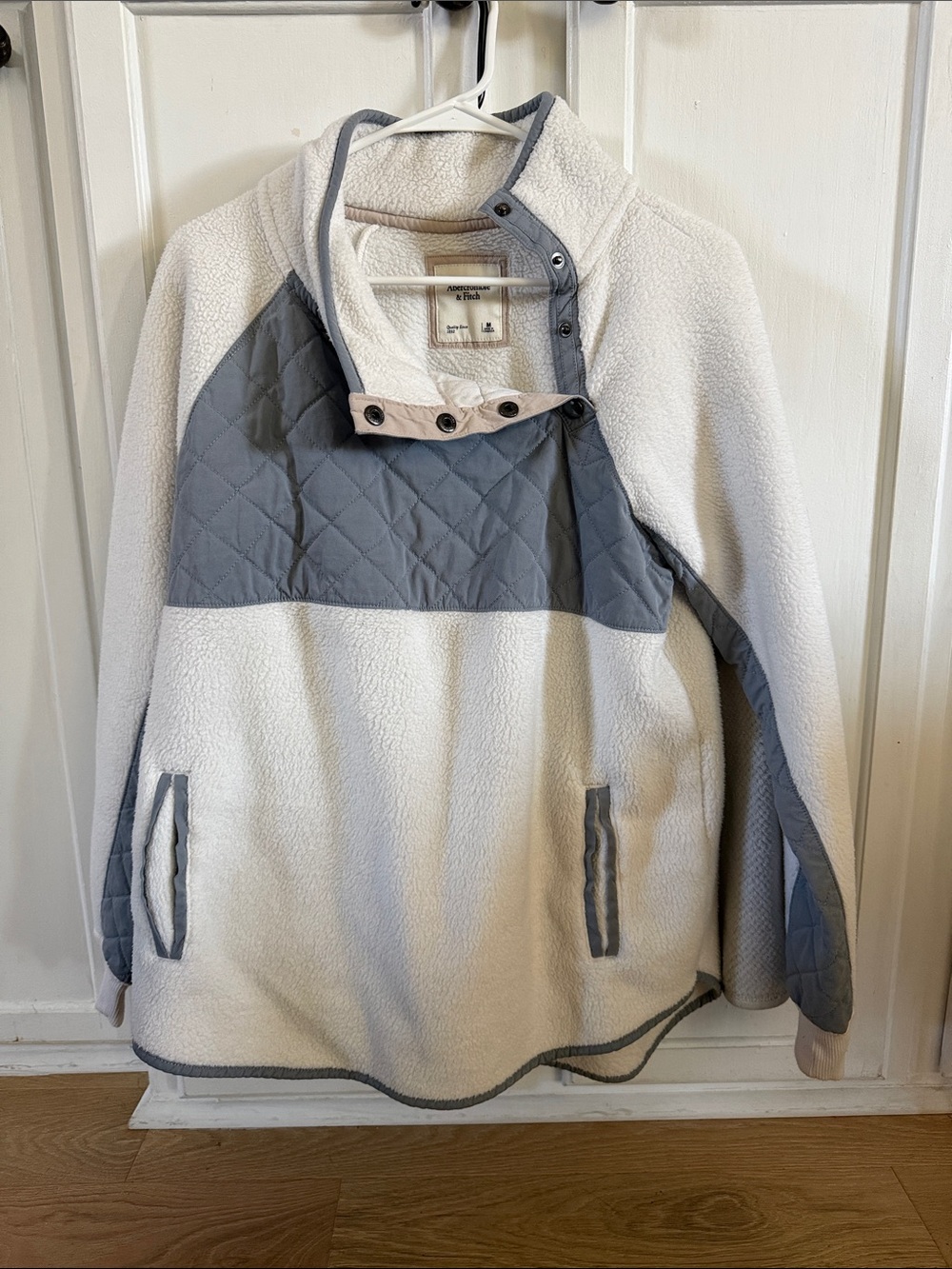 Abercrombie & Fitch Cream and Gray Quilted-Accent Teddy Pullover Jacket
